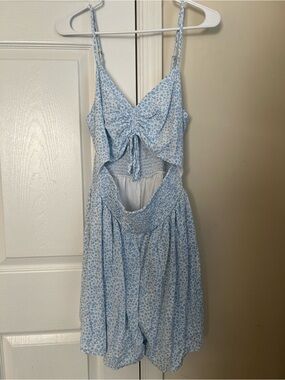 Hollister Blue & White Floral Tie Open Front Smocked Flowy Romper Large Long